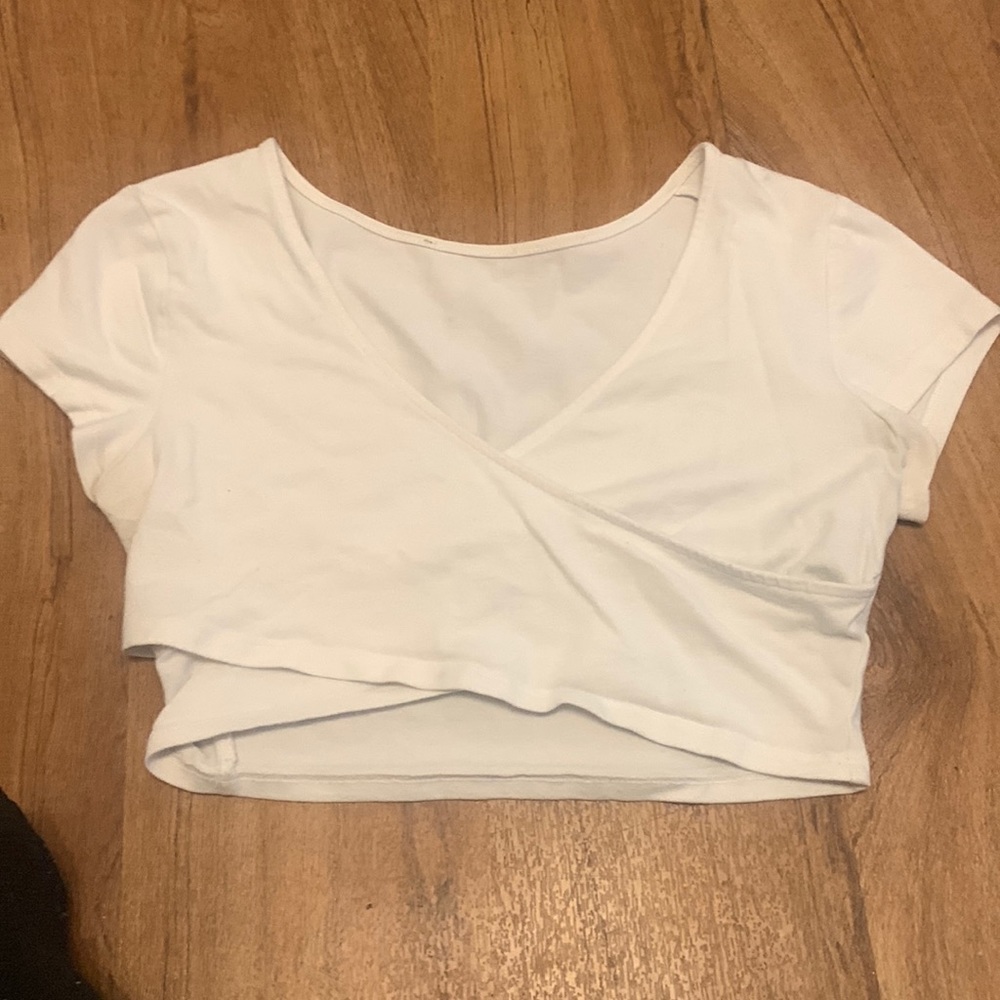 Very cropped white going out top.